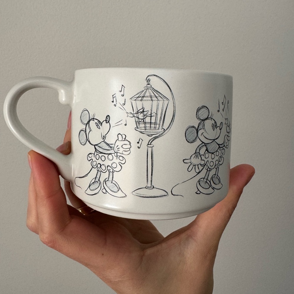 Minnie Mouse Animation Sketch Mug - Picture 2 of 7